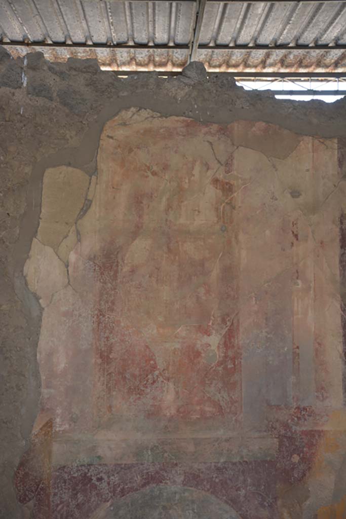 VI.17.41 Pompeii. September 2019. 
Centre of west wall in triclinium on south side of atrium. Painted door?
Foto Annette Haug, ERC Grant 681269 DÉCOR.

