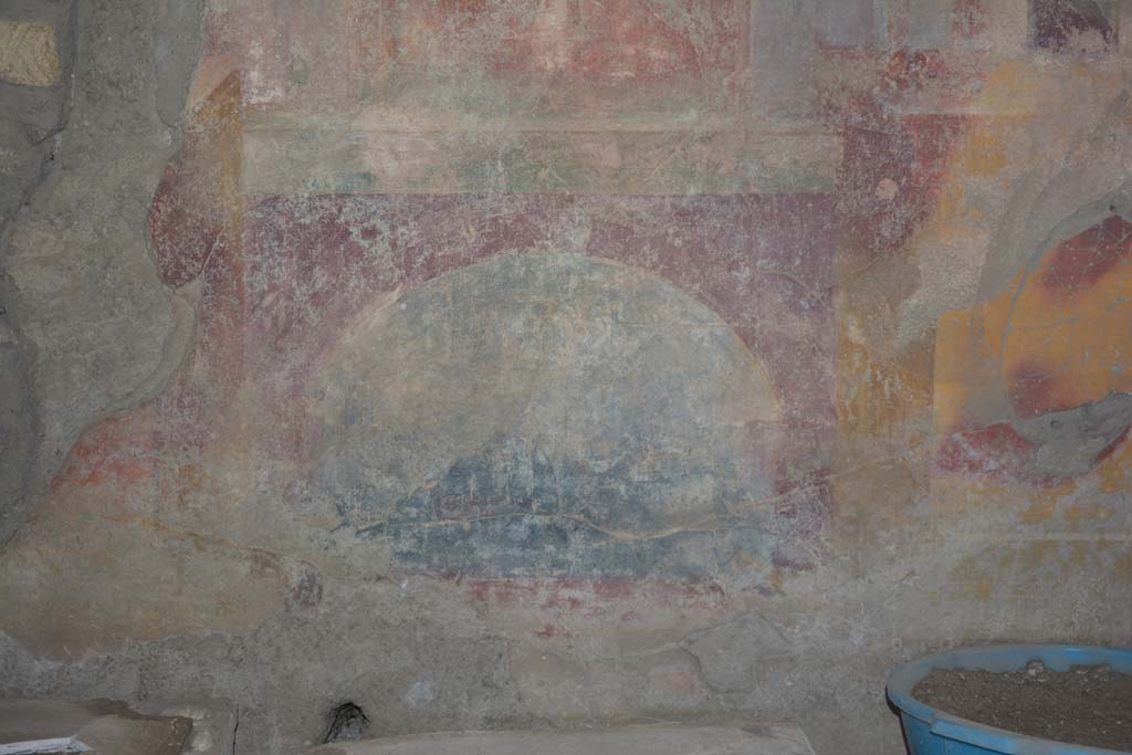 VI.17.41 Pompeii. September 2019. Detail from zoccolo on lower west wall in triclinium on south side of atrium
Foto Annette Haug, ERC Grant 681269 DÉCOR.
