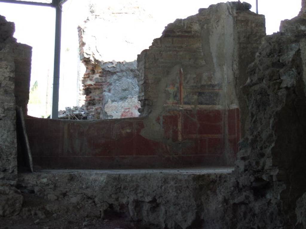 VI.17.41 Pompeii. May 2006. Higher level room on north side, possibly cubiculum from VI.17.36.