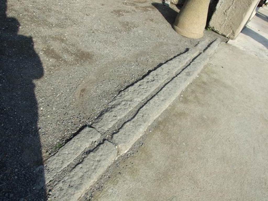 VII.1.7 Pompeii. December 2007. Threshold or sill.