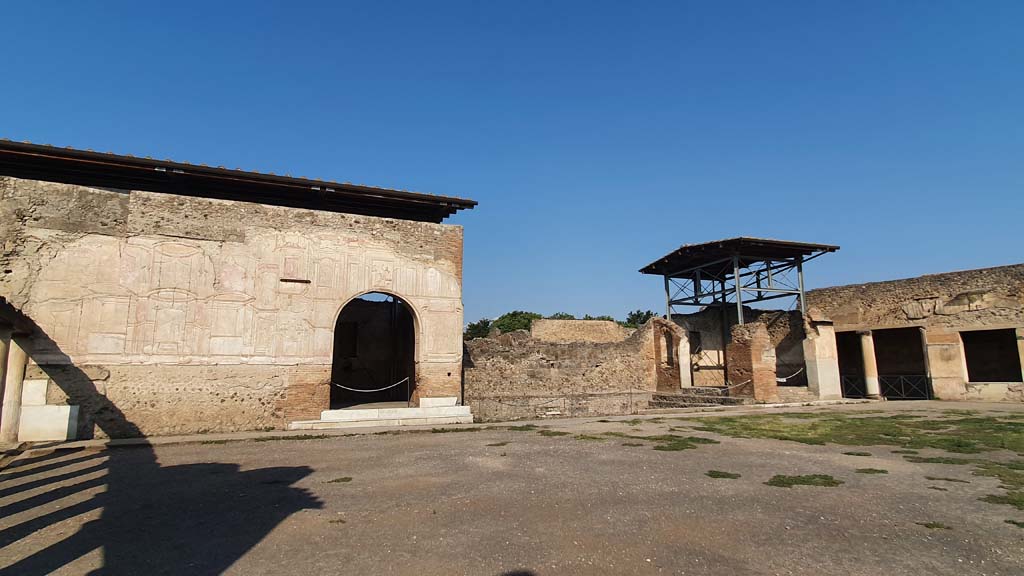 VII.1.8 Pompeii. July 2021. Looking towards west side of gymnasium C.
Foto Annette Haug, ERC Grant 681269 DÉCOR
