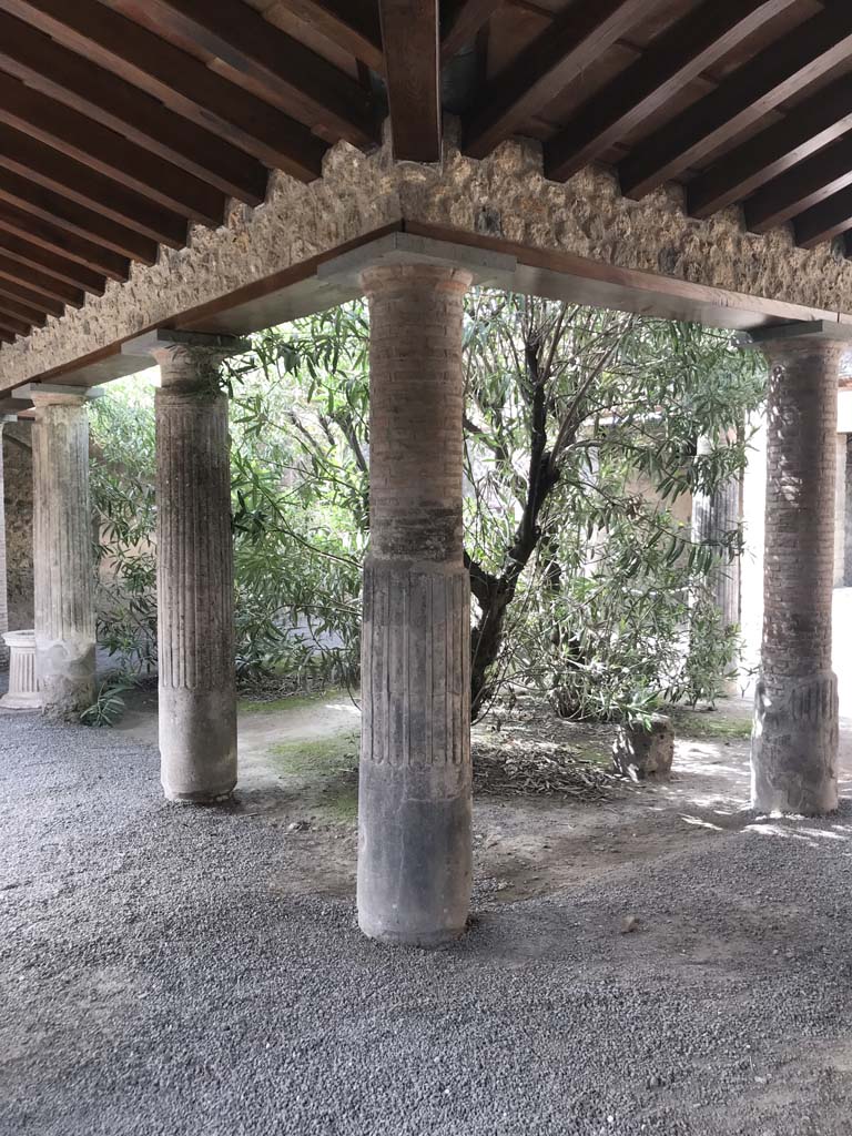 VII.1.25 Pompeii. April 2019. Looking south-west across peristyle 31 towards rear rooms.
Photo courtesy of Rick Bauer.