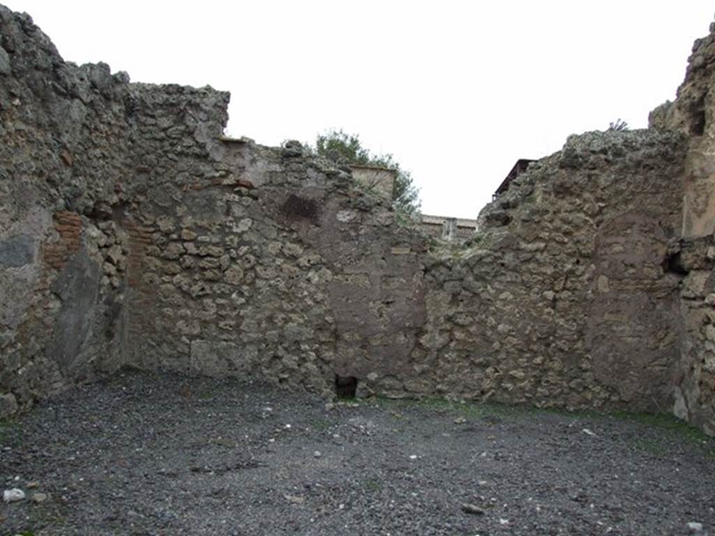 VII.1.26 Pompeii. Shop.  December 2007.  West wall.