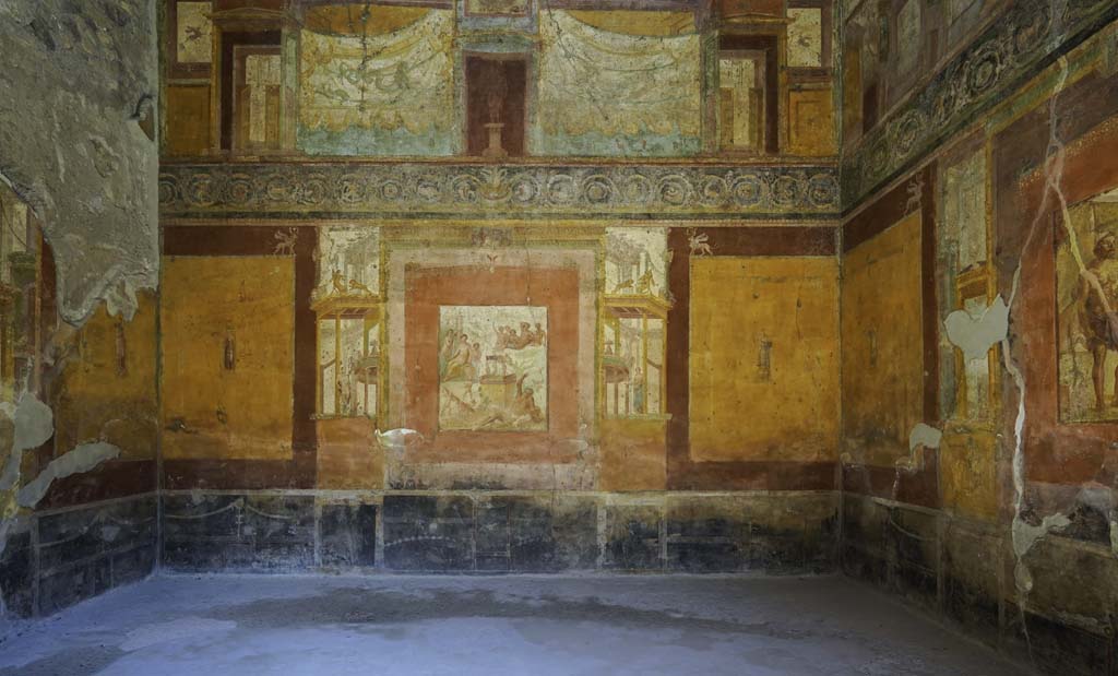 VII.1.47 Pompeii. August 2021. Looking north from doorway into Exedra 10. Photo courtesy of Robert Hanson.