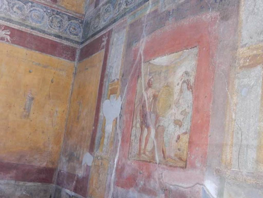 VII.1.47 Pompeii. May 2017. Exedra 10, north-east corner and east wall. Photo courtesy of Buzz Ferebee. 
