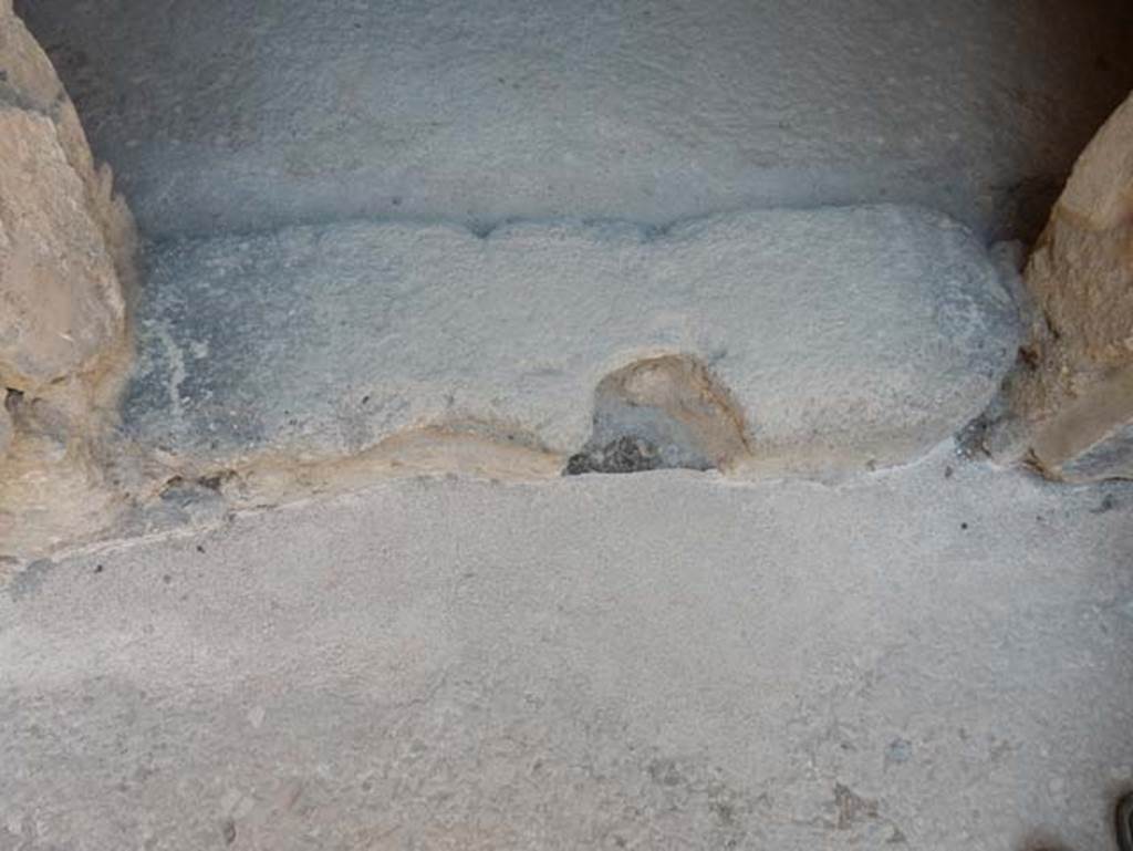 VII.1.47 Pompeii. May 2017. Threshold of doorway to cubiculum 4 in south-west corner of atrium. Photo courtesy of Buzz Ferebee.
