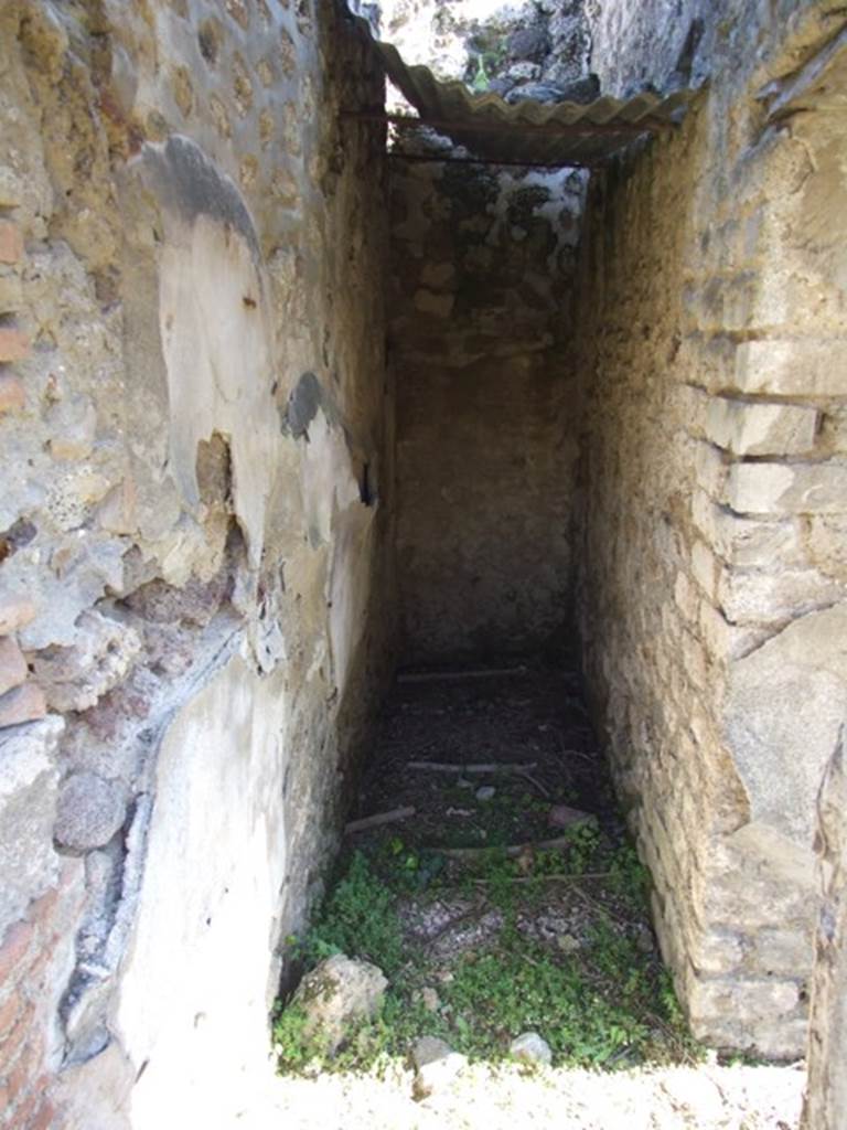 VII.2.16 Pompeii.  March 2009.  Room  6. Small room or staircase to upper floor?  Looking east.
