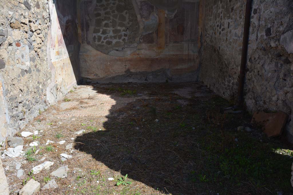 VII.2.16 Pompeii. October 2019. Oecus 10, looking east across flooring.
Foto Annette Haug, ERC Grant 681269 DCOR.
