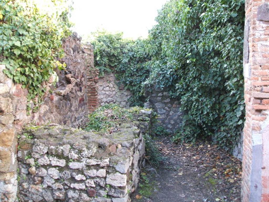 VII.2.26 Pompeii. December 2004. Looking east from entrance.