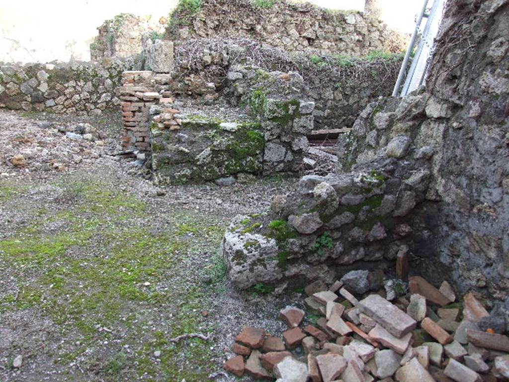 VII.2.27 Pompeii. December 2006.  South side, corridor to VII.2.35 and remains of steps to upper floor.