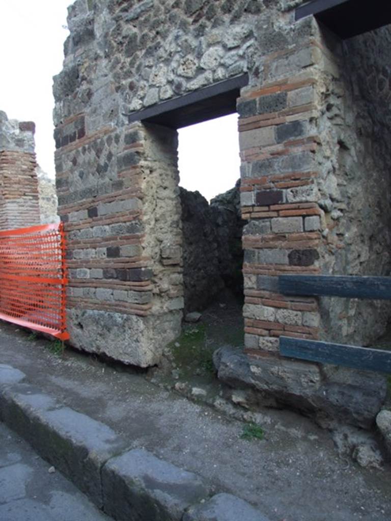 VII.2.28 Pompeii. December 2007. Entrance.