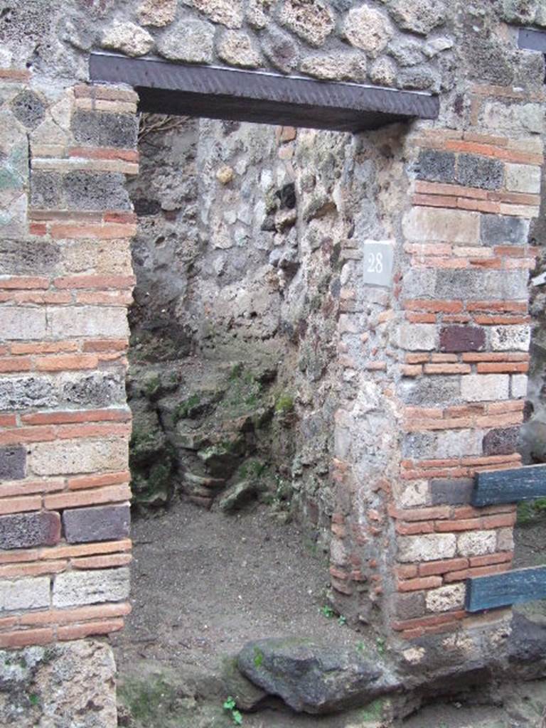 VII.2.28 Pompeii. December 2005. Entrance.