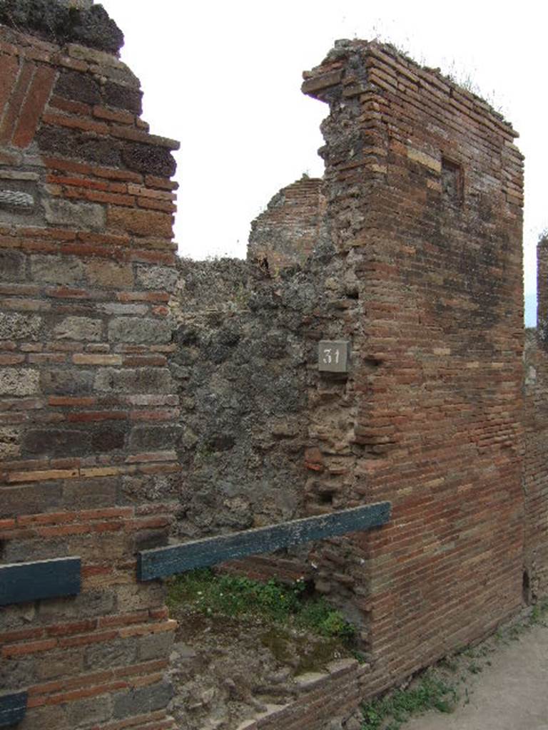 VII.2.31 May 2006. Entrance.