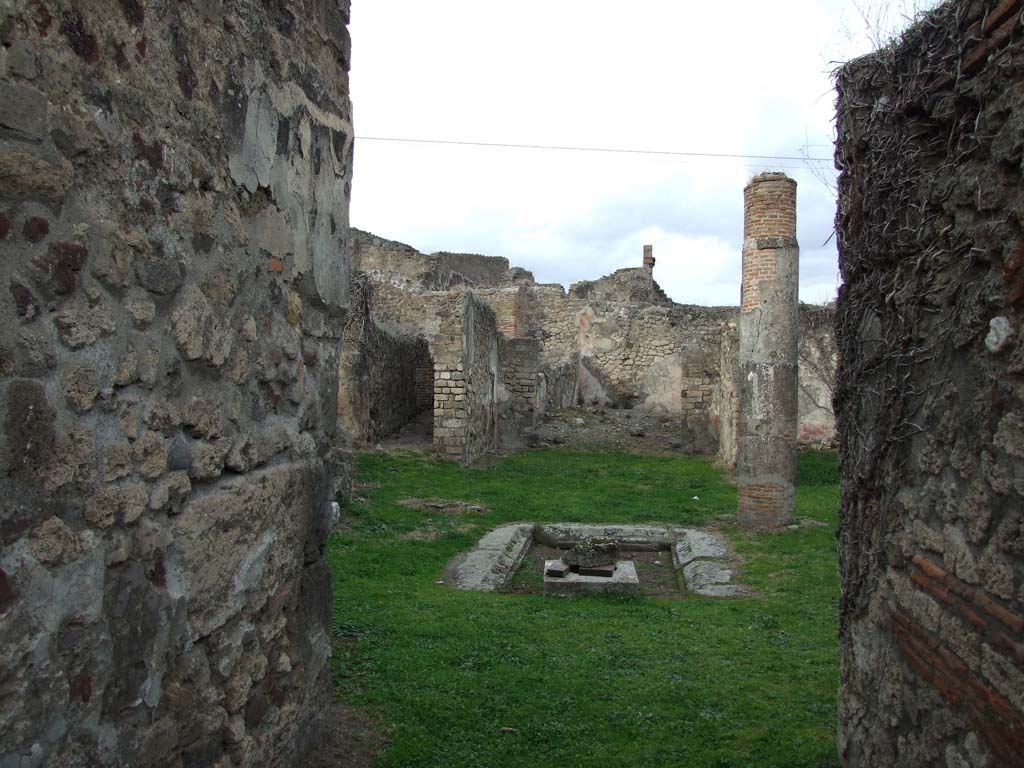 VII.2.35 Pompeii. December 2007. Looking north across atrium towards tablinum and garden.
