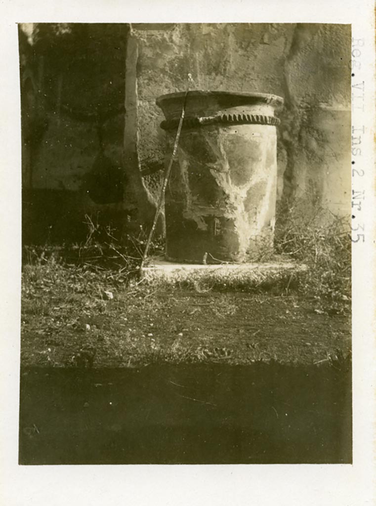 Mystery photo.
VII.2.35 Pompeii, according to Warsher. Pre-1937-39. Puteal.
Photo courtesy of American Academy in Rome, Photographic Archive. Warsher collection no. 761.