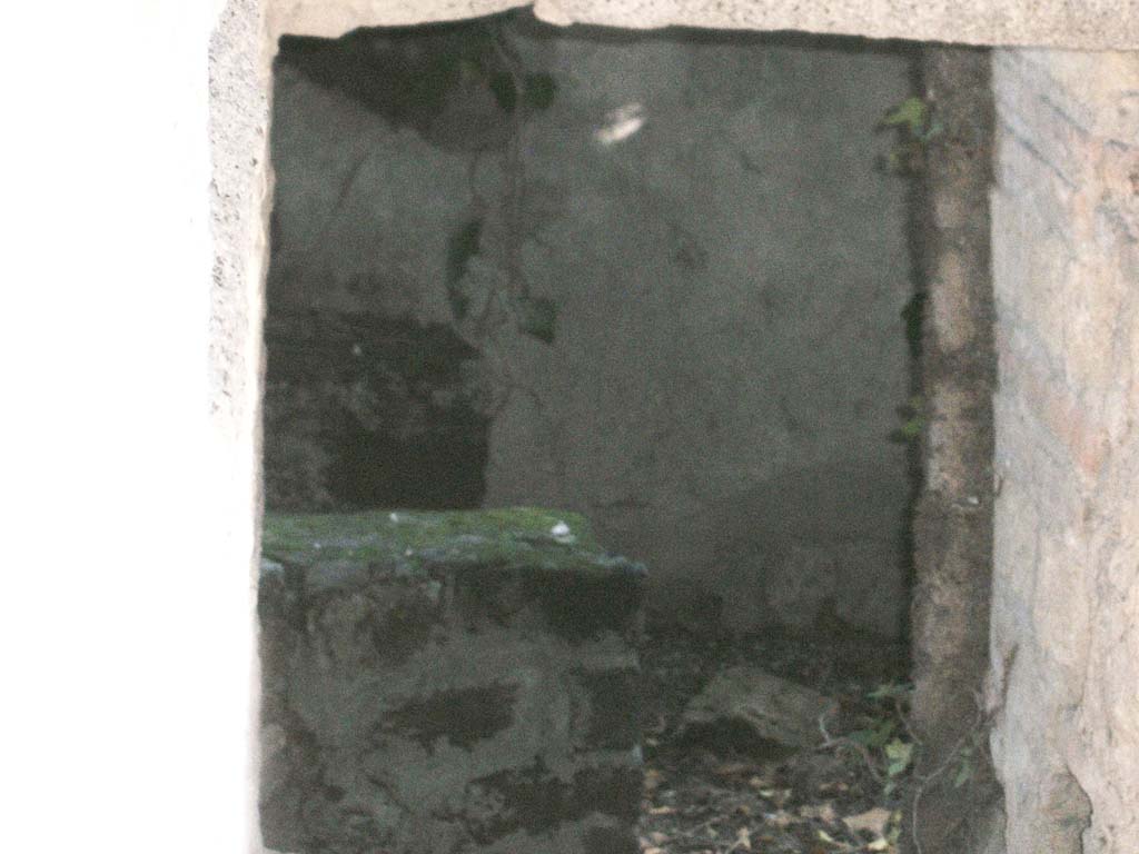 VII.2.51 Pompeii. December 2004.  Kitchen.