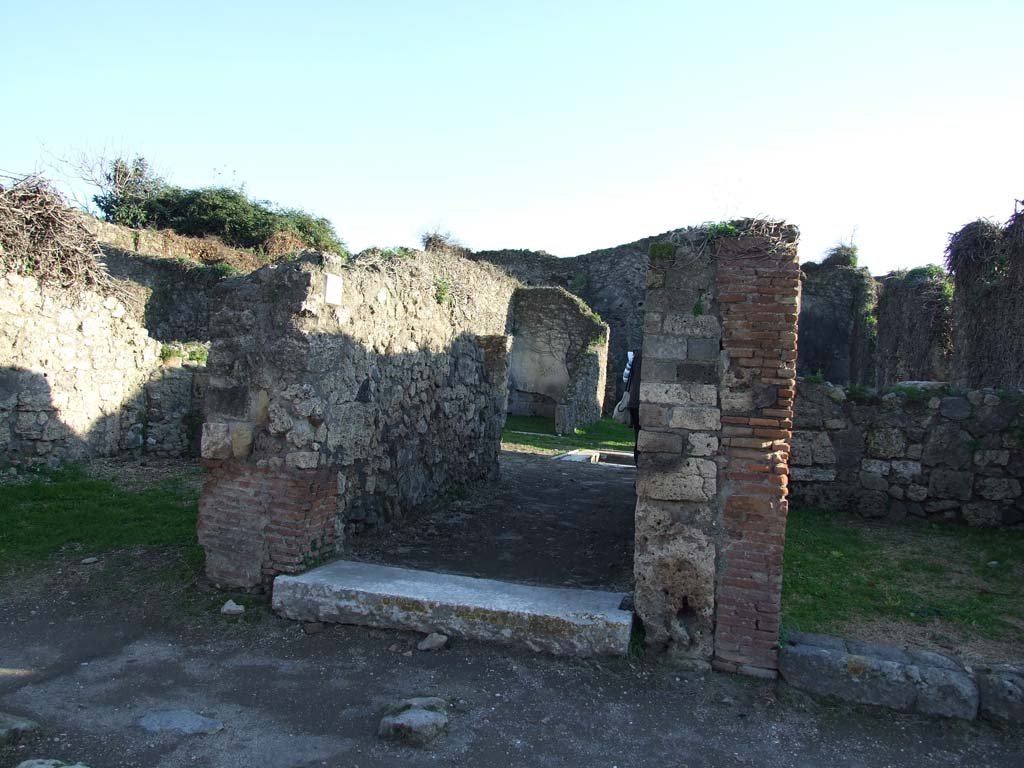 VII.3.6 Pompeii. December 2006. Entrance on Via della Fortuna.