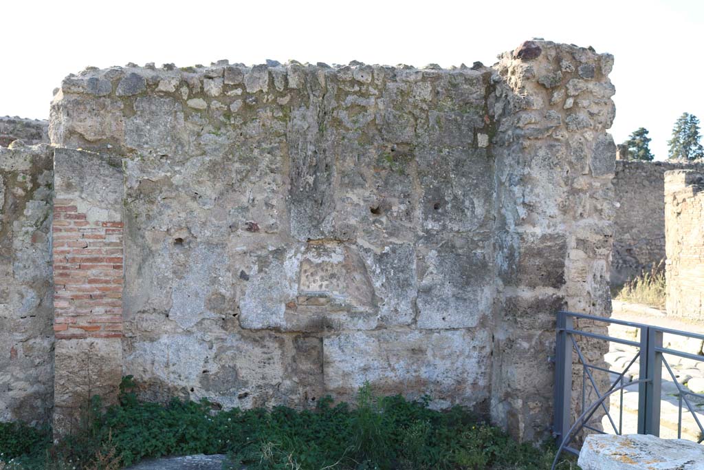 VII.3.13, Pompeii. December 2018. Looking towards west wall with niche. Photo courtesy of Aude Durand.