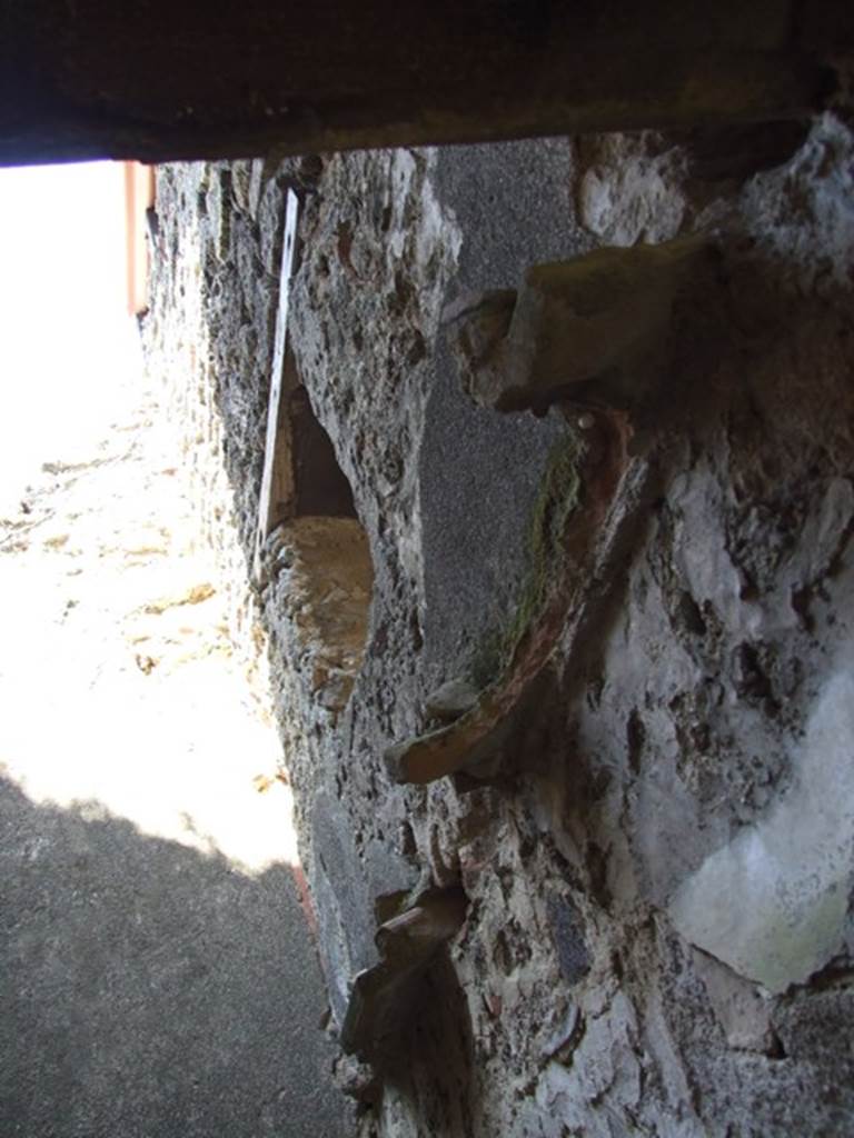 VII.3.29 Pompeii.  March 2009.  Room 9.  Remains of east wall of upper floor above lightwell.