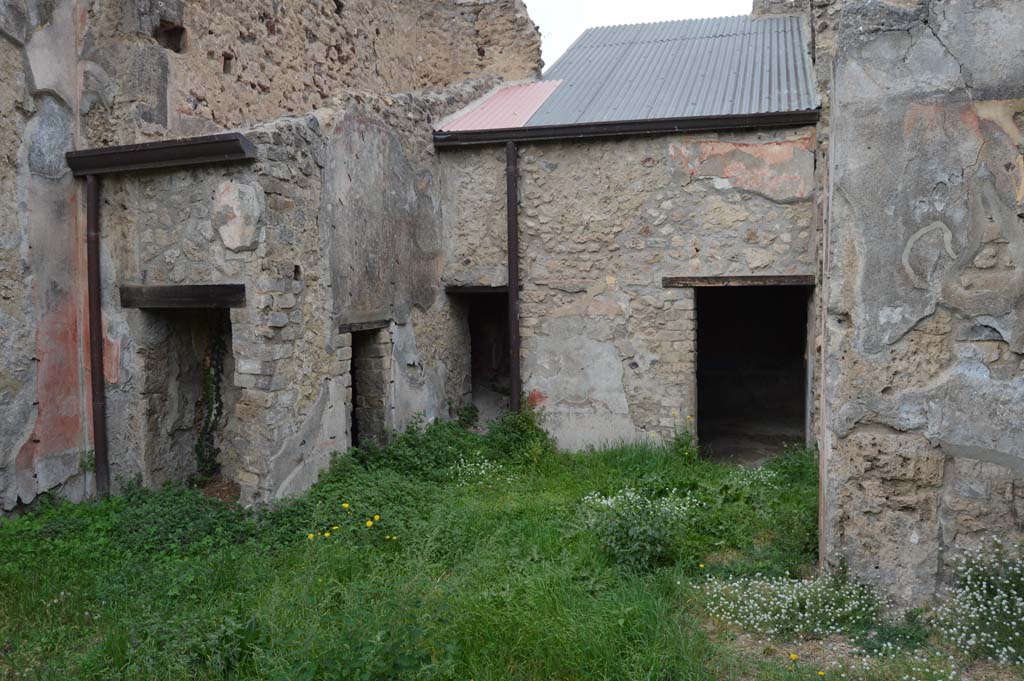 VII.3.29 Pompeii. October 2017. Room 1, looking north across atrium.
Foto Taylor Lauritsen, ERC Grant 681269 DCOR.
