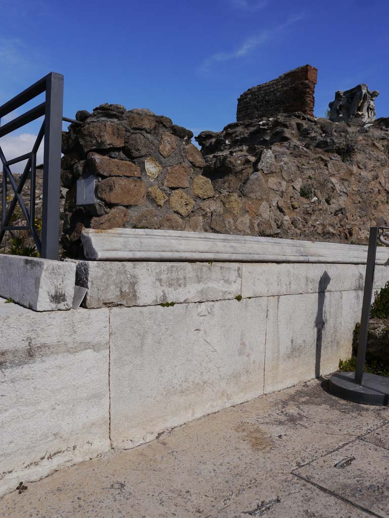 VII.4.1, Pompeii. March 2019. Looking north-east to boundary wall on south side of Temple.
Foto Anne Kleineberg, ERC Grant 681269 DÉCOR.
