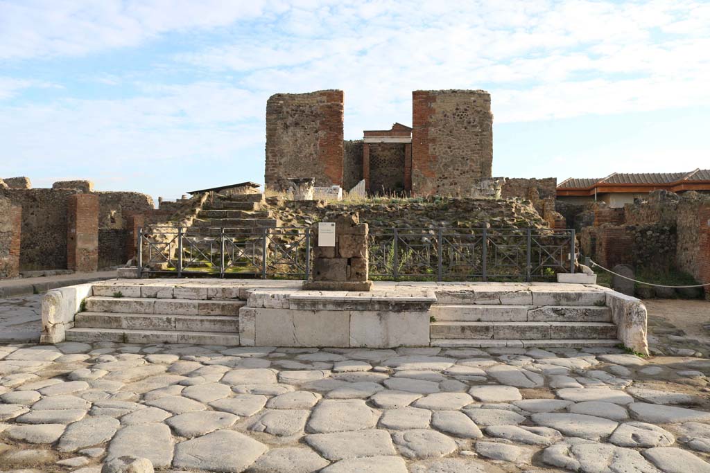 VII.4.1 Pompeii. December 2018. Looking east towards Temple from Via del Foro. Photo courtesy of Aude Durand.