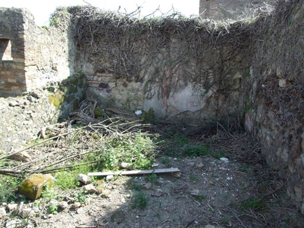 VII.4.29 Pompeii.  March 2009.  Large Triclinium on north side of Shop.