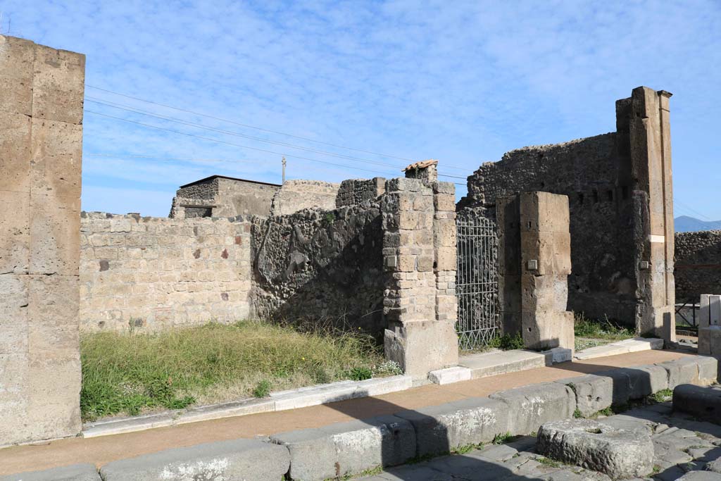VII.4.30 Pompeii. December 2018. 
Looking towards shop doorway on north side of Via degli Augustali. Photo courtesy of Aude Durand.
