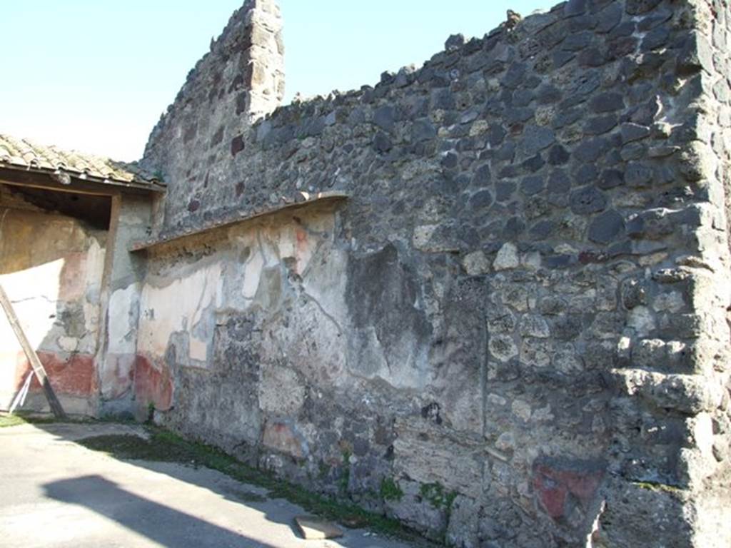 VII.4.31 Pompeii.  March 2009. Room 29. Apsidal Exedra  South wall.