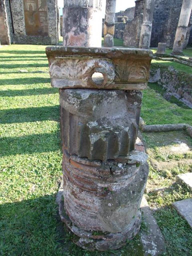 VII.4.31 Pompeii. March 2009. Middle peristyle, showing remains of columns, and water-spouts.