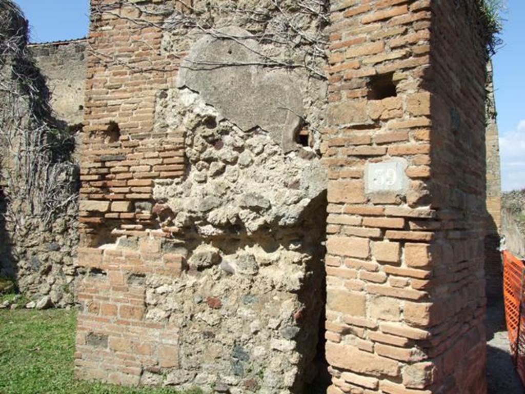 VII.4.39 Pompeii. March 2009. North side of entrance.