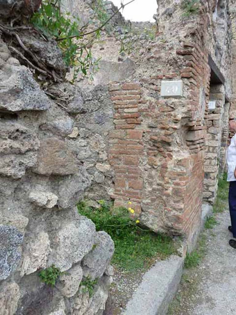 VII.4.40 Pompeii. May 2010. Entrance.
