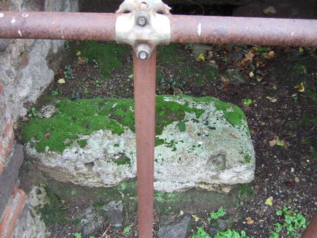 VII.4.44 Pompeii. December 2005. Base of steps to upper floor.