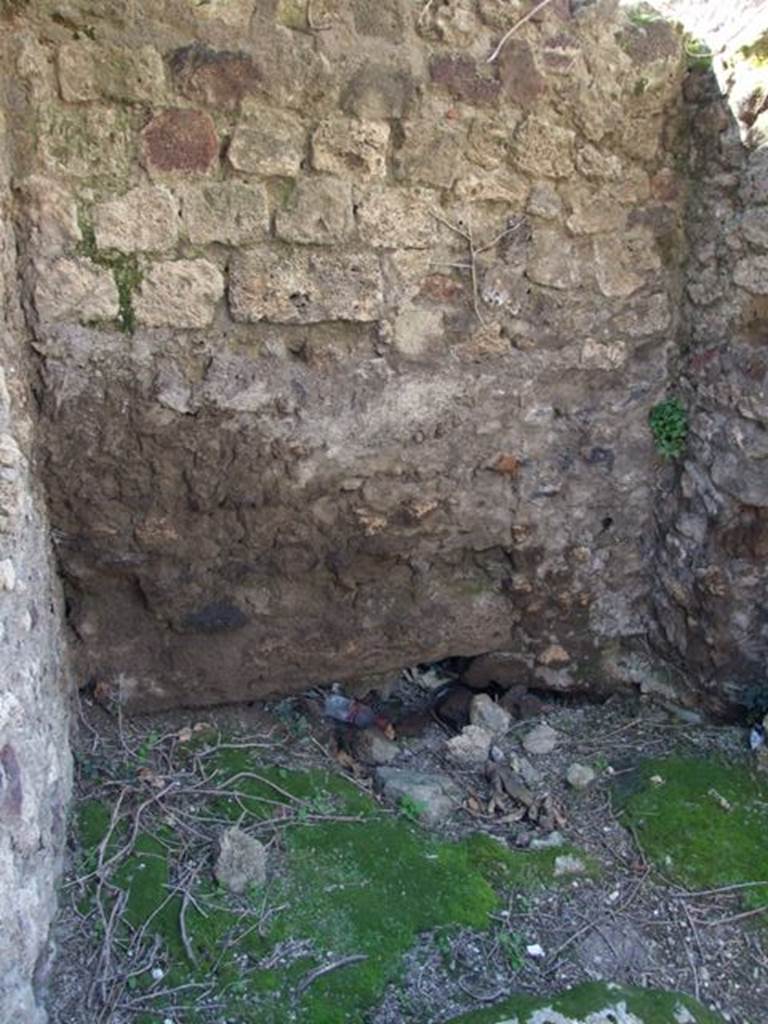 VII.4.44 Pompeii. March 2009.  West wall, site under stairs.