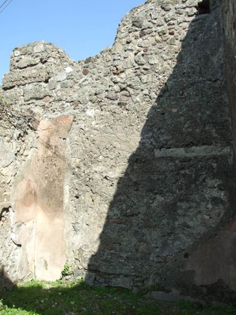 VII.4.56 Pompeii.  March 2009.  Room 4.  Cubiculum. East wall.