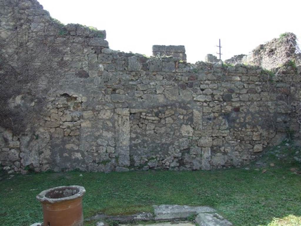VII.4.56 Pompeii.  March 2009.  Looking west across Atrium.