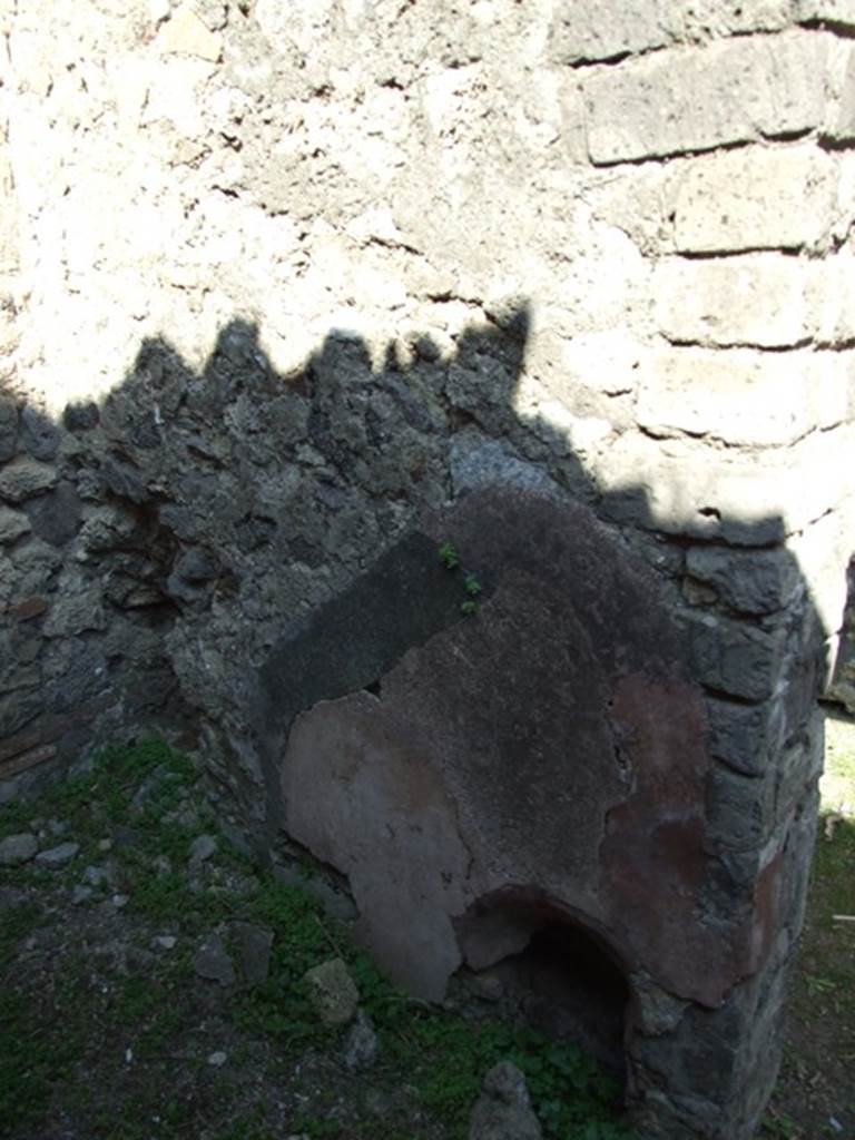 VII.4.56 Pompeii.  March 2009.  Room 2. East wall.