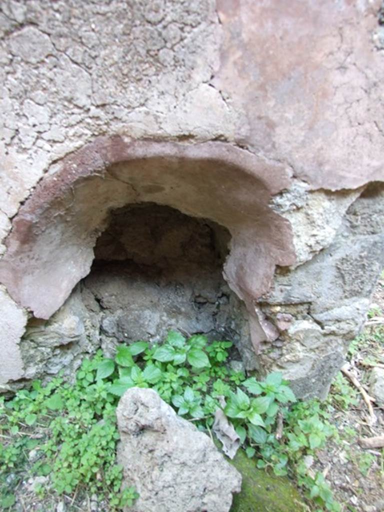 VII.4.56 Pompeii.  March 2009. Room 2. East wall.