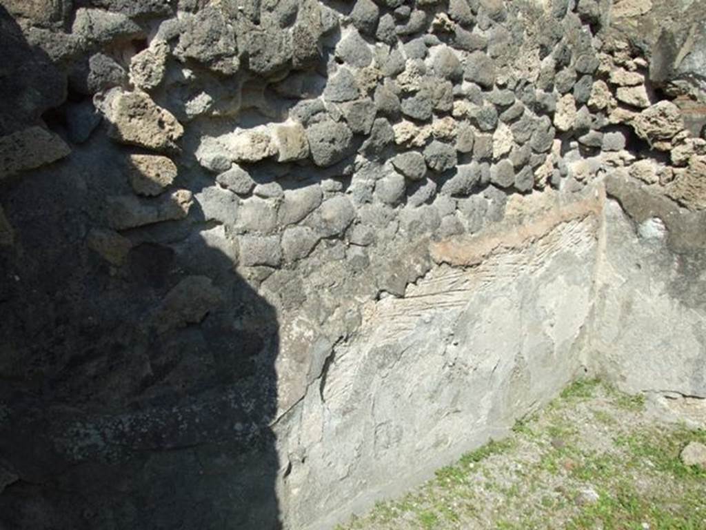 VII.4.57. Pompeii.  March 2009.  Room 5. Cubiculum. North east corner.