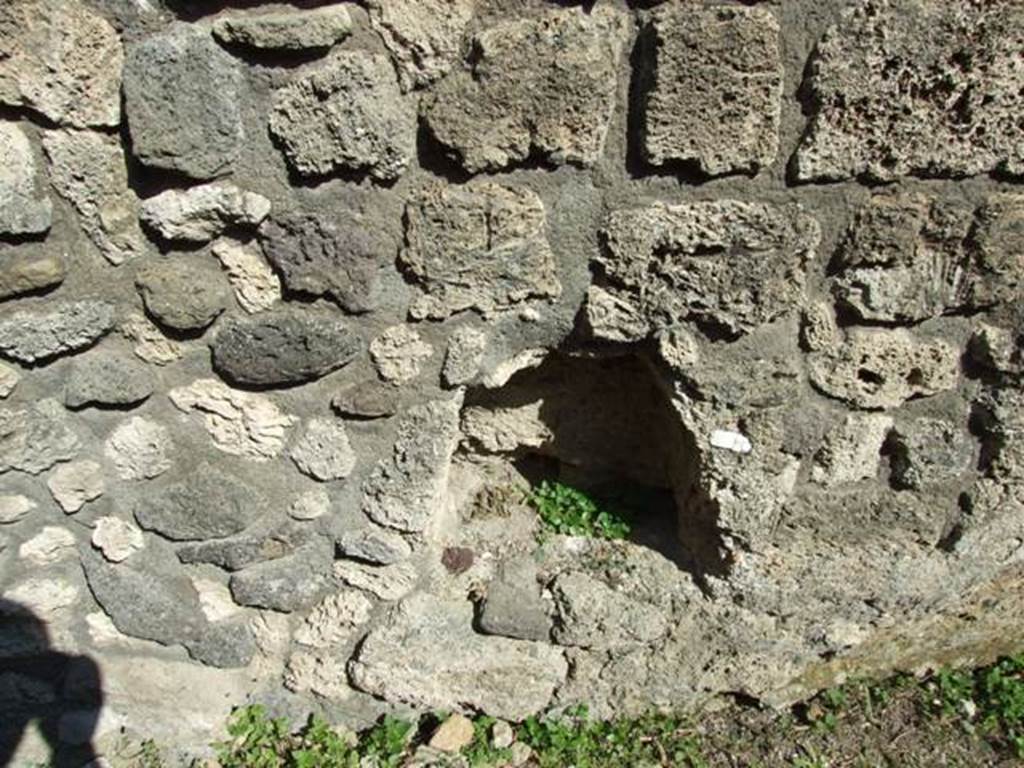 VII.4.57. Pompeii.  March 2009. Room 16.  Niche in east wall.