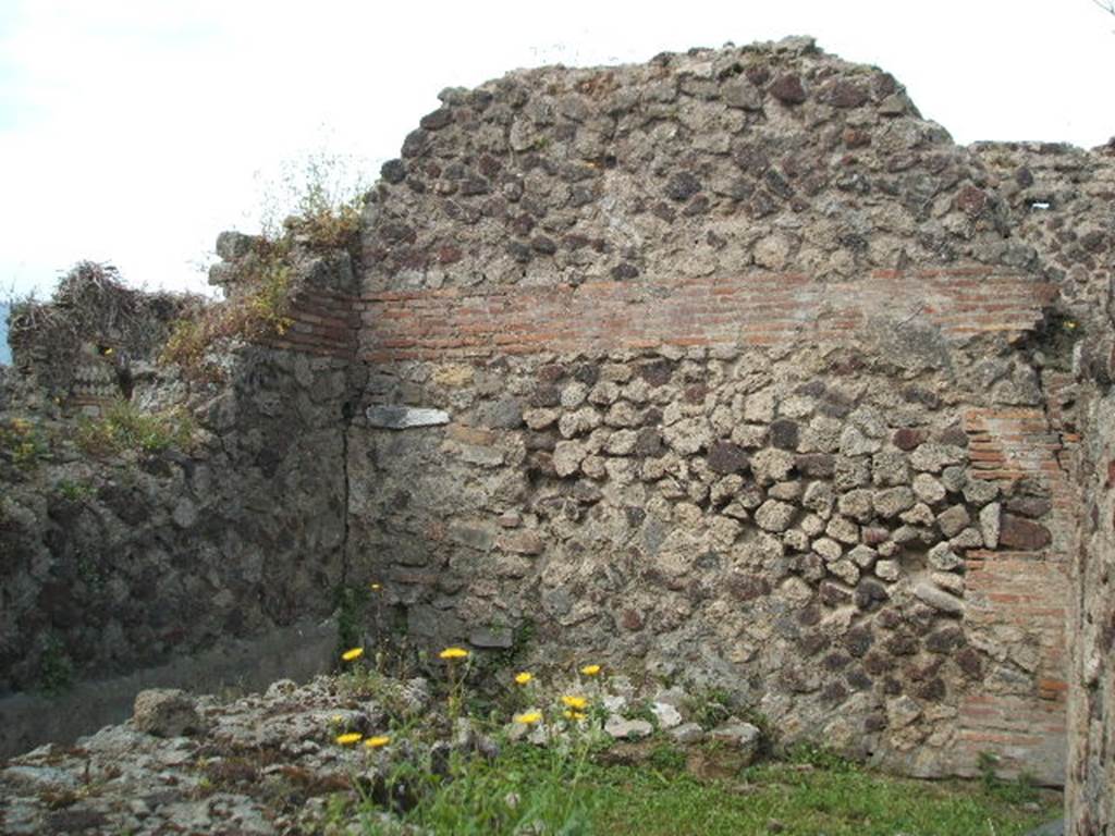 VII.6.15 Pompeii. May 2005. West wall of bar-room.