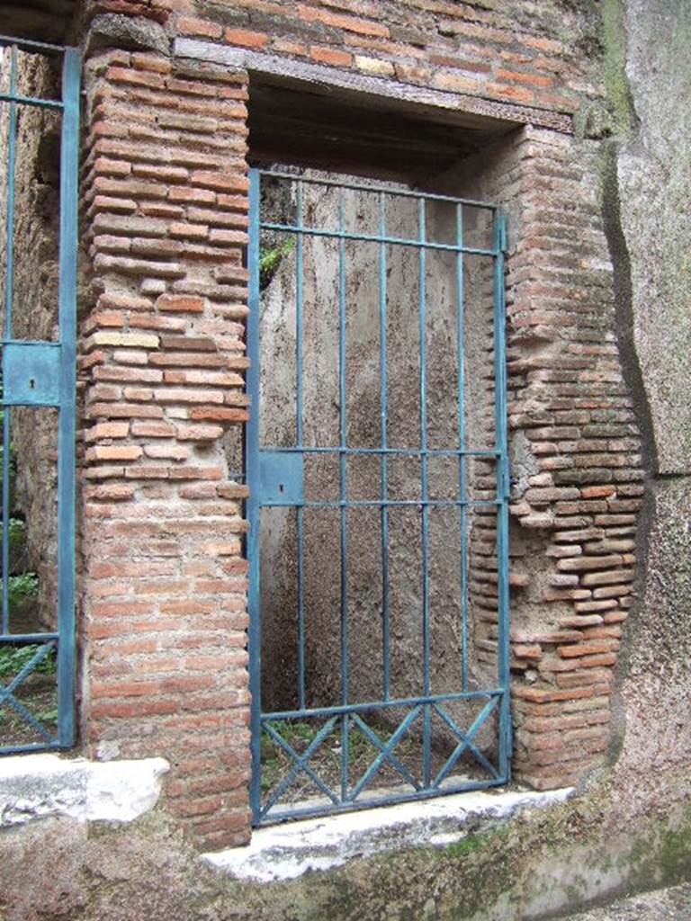 VII.6.17 Water reservoir steps to basement.