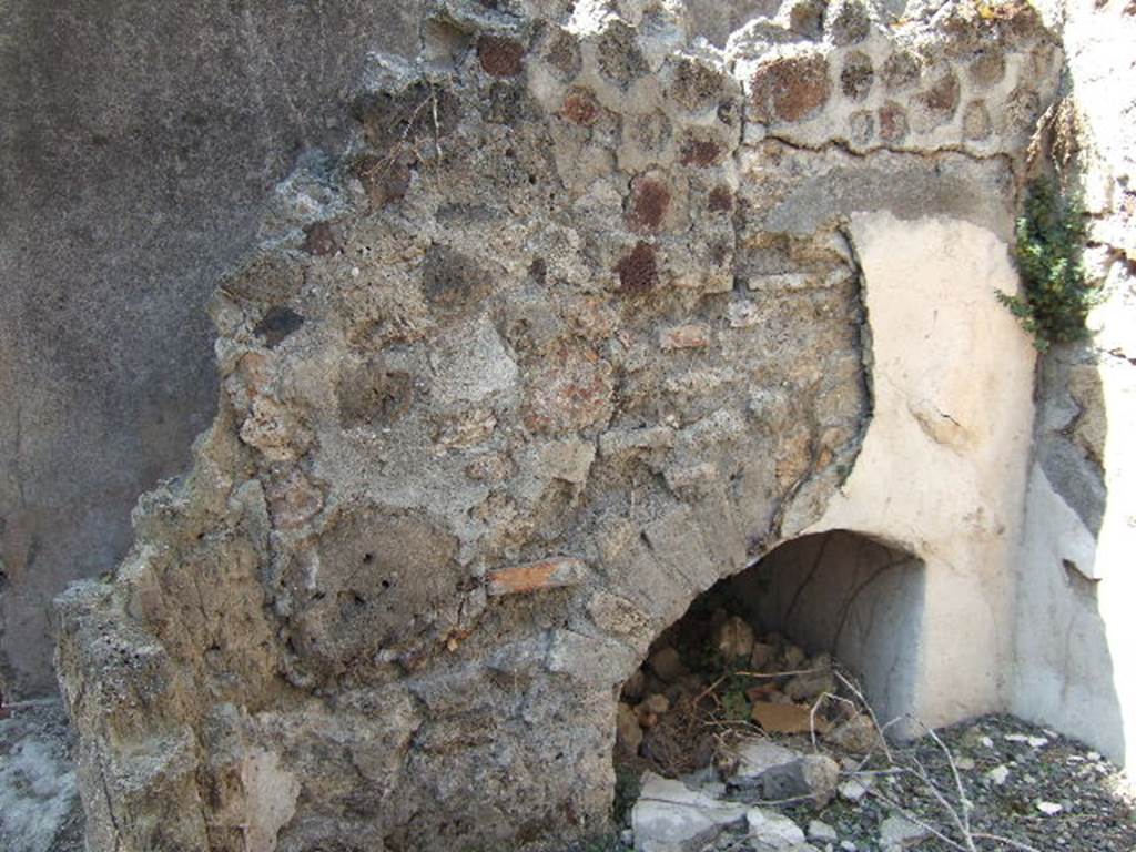 VII.6.30 Pompeii. September 2005. Recess under steps to upper floor. 