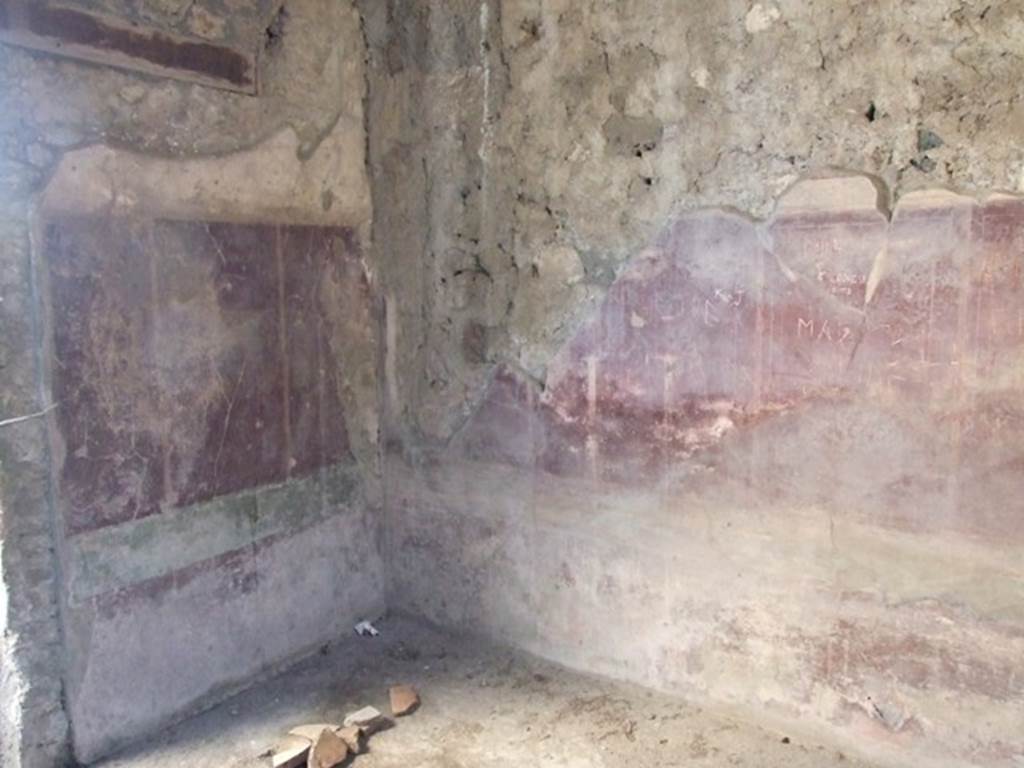 VII.6.38 Pompeii. December 2007. East wall, south-east corner and south wall of room 29 on north side of entrance corridor.