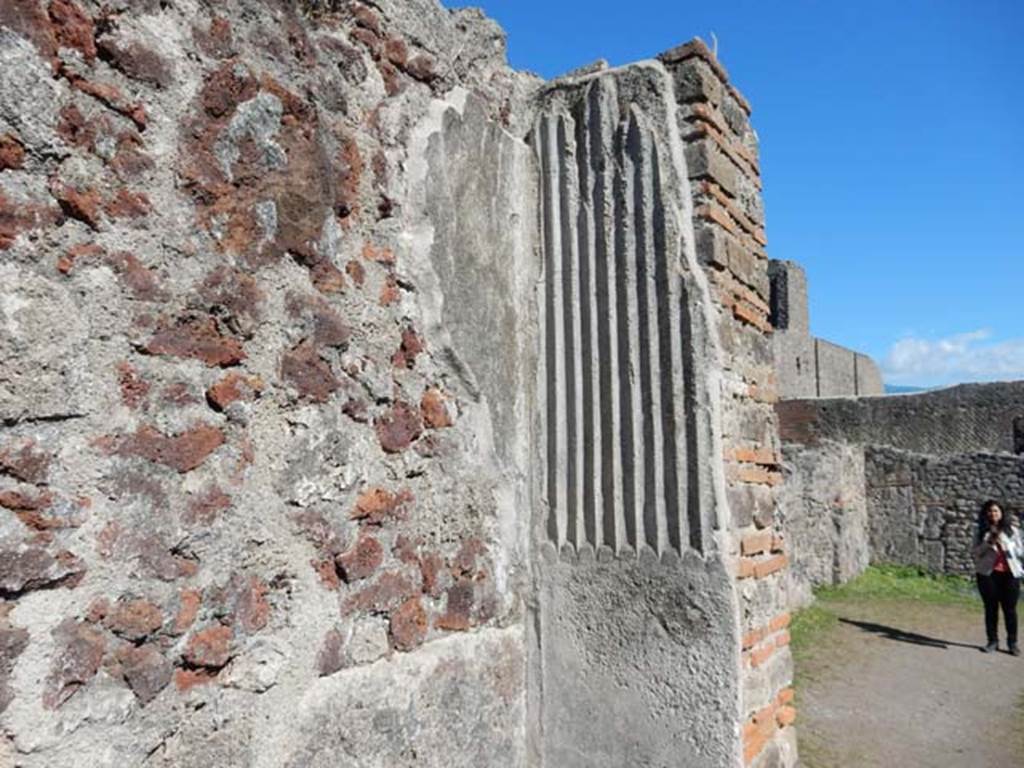 VII.7.10 Pompeii. May 2018. Looking south along east wall of tablinum (k) into atrium.
Photo courtesy of Buzz Ferebee.