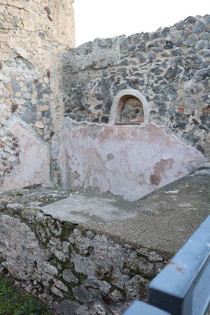 VII.7.11, Pompeii. December 2018.
Looking across two-sided counter towards north-east corner. Photo courtesy of Aude Durand.