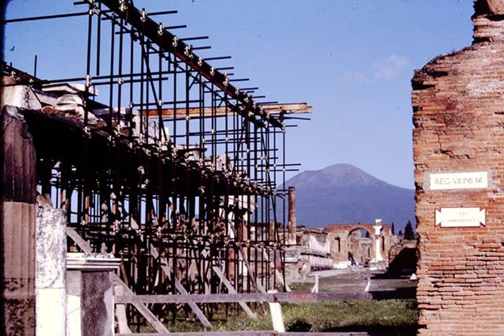 VII.8 Pompeii Forum. 1982 or 1983. Looking north along east side, from near Eumachia’s portico, after the 1980 earthquake.
Source: The Wilhelmina and Stanley A. Jashemski archive in the University of Maryland Library, Special Collections (See collection page) and made available under the Creative Commons Attribution-Non Commercial License v.4. See Licence and use details. J80f0485