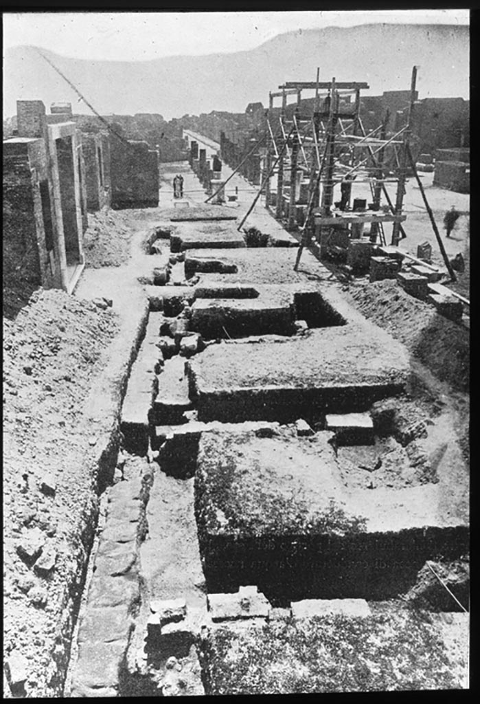 VII.8 Pompeii Forum, east side. Samnite shops.
Looking south along the east side during excavations, with entrance doorway to Eumachia’s Building, on left.
This photo was captioned as VII.8 Forum east side, Samnite shops.
Photo by permission of the Institute of Archaeology, University of Oxford. File name instarchbx208im 068. Source ID. 44394.
See photo on University of Oxford HEIR database
See Notizie degli Scavi, 1941, (p.371-386) where this photo is entitled –
“An overview of the shops brought to light in the area outside of Eumachia’s Building, the portico or chalcidicum”, on p.372.
See Notizie degli Scavi, 1941, (p.386-404) for excavations in the Piazza of the Forum.
