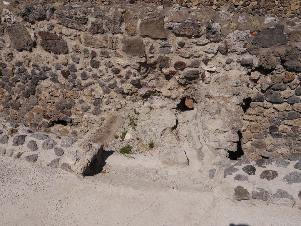 VII.8.01 Pompeii. September 2018. Area at top of stairs in north-east corner, looking north. 
Foto Anne Kleineberg, ERC Grant 681269 DÉCOR.
