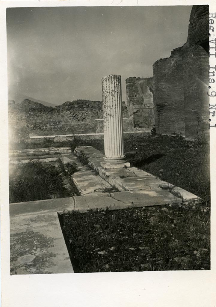 VII.9.1 Pompeii. Pre-1937-39. 
Looking towards north end of east colonnade 9, and north-east corner.
Photo courtesy of American Academy in Rome, Photographic Archive. Warsher collection no. 158.
